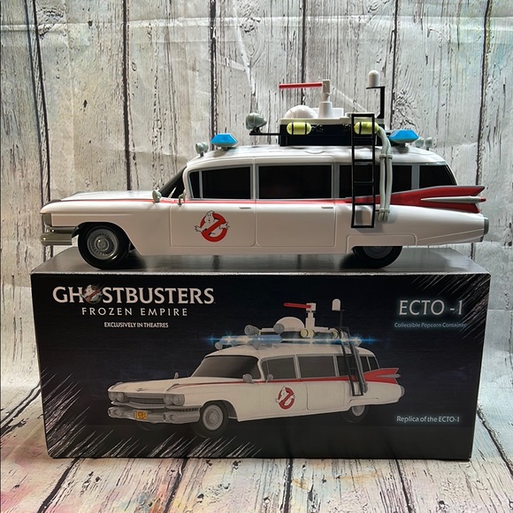 Ghostbusters Frozen Empire ECTO-1 Popcorn Bucket - Picture 1 of 12